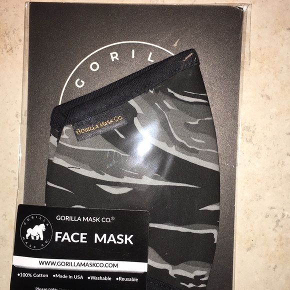 🟥 SOLD 🟥😷 FACE MASK black fray Unisex 😷 - Picture 2 of 4